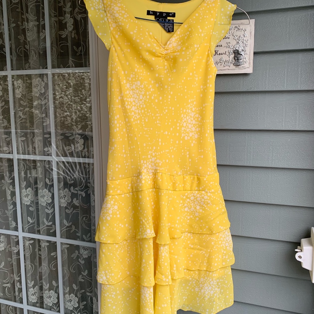 Girls yellow dress